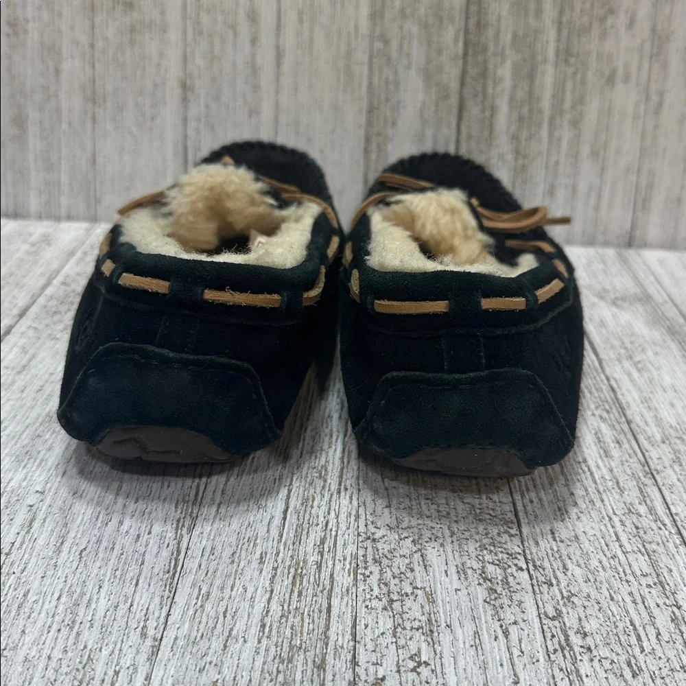 UGG Women's Black and Tan Moccasins - Picture 7 of 8